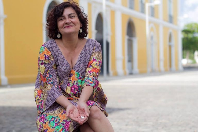 imagem do Cida Pedrosa vence o Livro do Ano no Prêmio Jabuti com Solo Para Vialejo