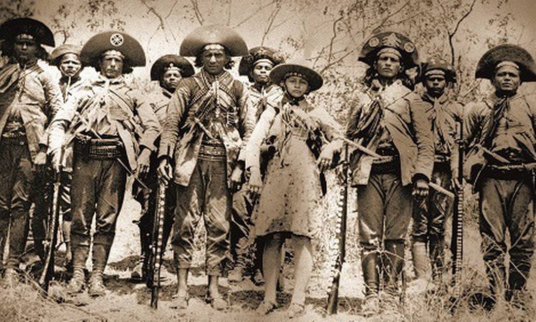 imagem do 'Estrelas de couro': vendido a R$ 1500 na web, livro sobre estética do cangaço ganha nova edição