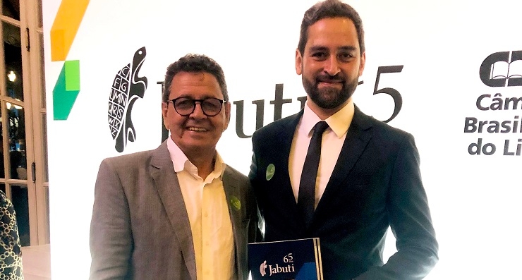 imagem do Romance Extremo Oeste (Cepe) vence a categoria Escritor Estreante do Prêmio Jabuti